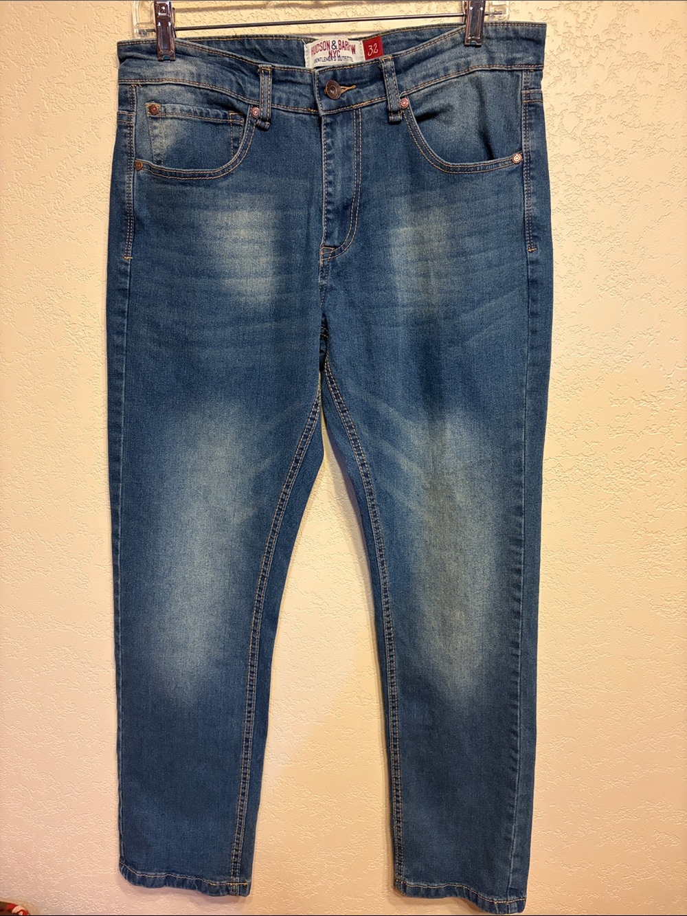 Hudson & Barrow NYC Men's Slim Straight Jeans in Medium Blue Wash